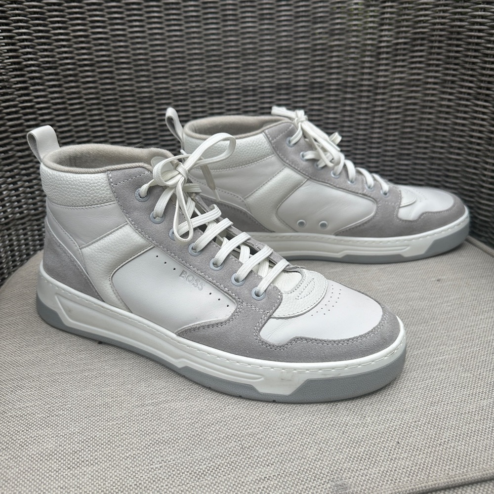 NWT HUGO BOSS HIGH-TOP TRAINERS IN LEATHER WITH LOGO DETAILS. White, Size 10.